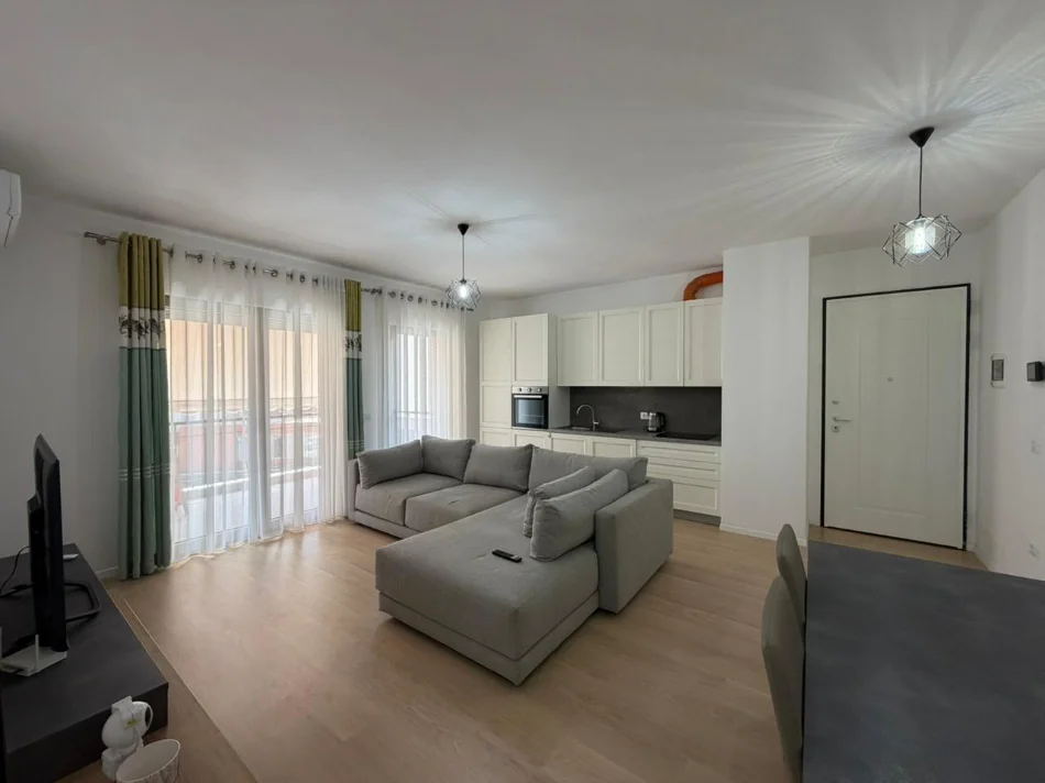 Tirane, jepet me qera apartament 1+1 Kati 3, 70 m² 750 € (Delijorgji)