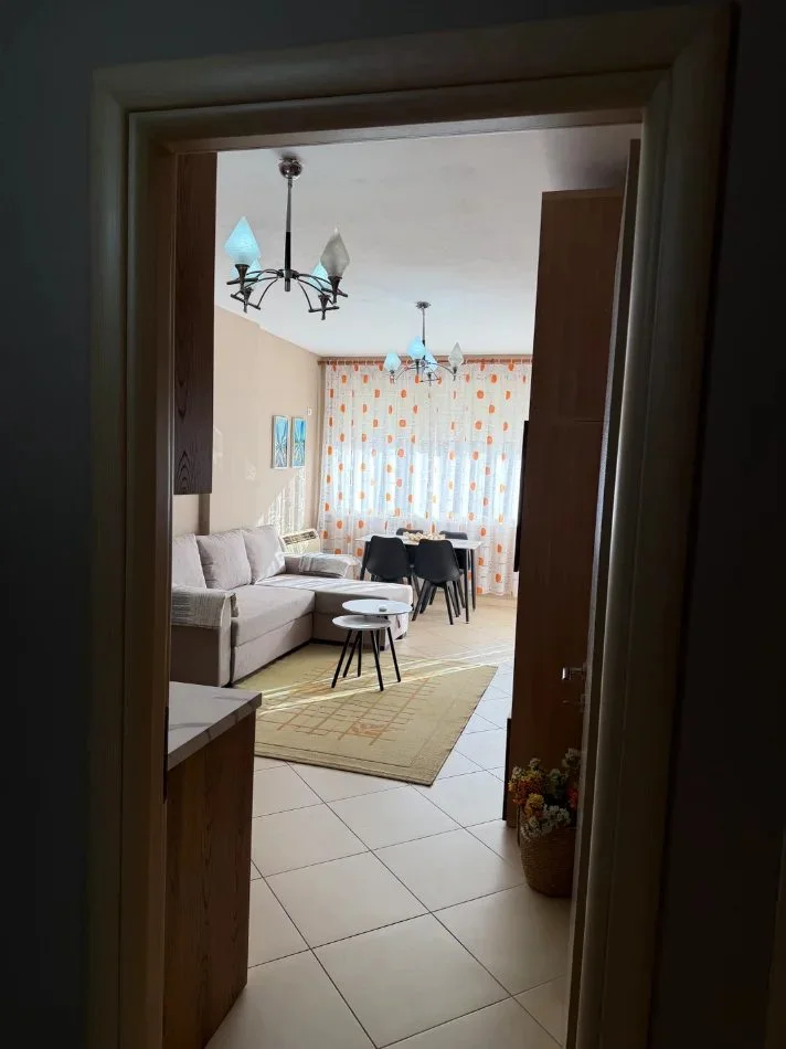 Tirane, jepet me qera apartament 1+1 Kati 3, 71 m² 450 € (Rruga Teodor Keko)