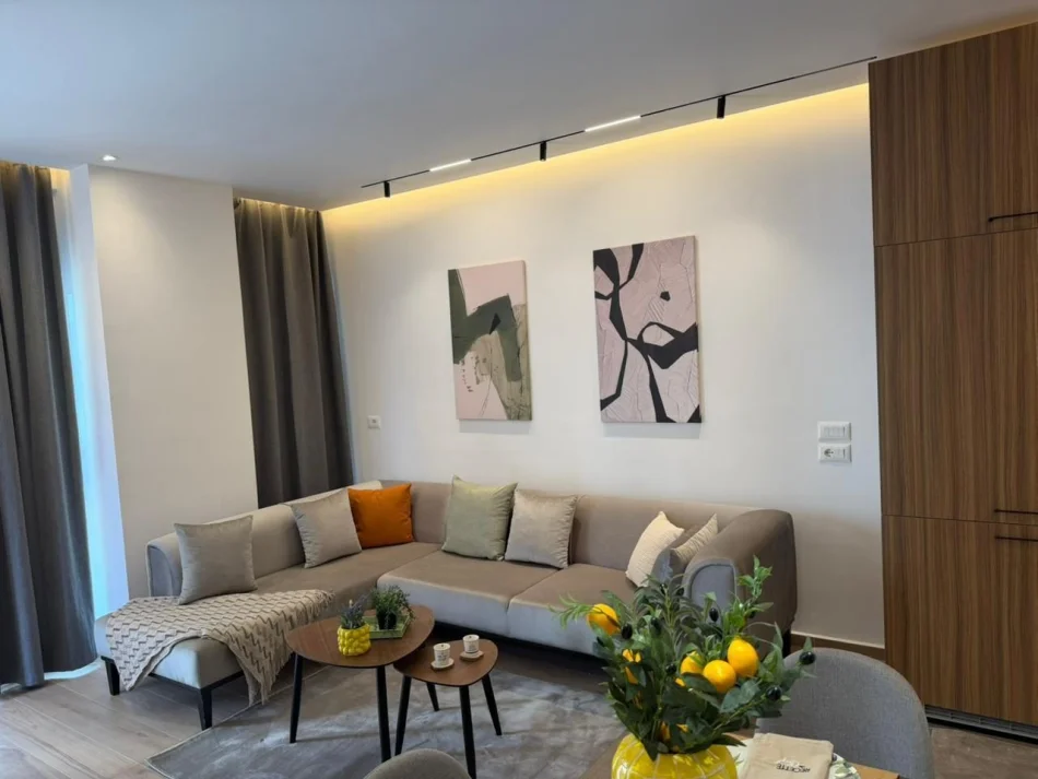 Tirane, jepet me qera apartament 1+1 Kati 3, 72 m² 700 € (Zogu i Zi)