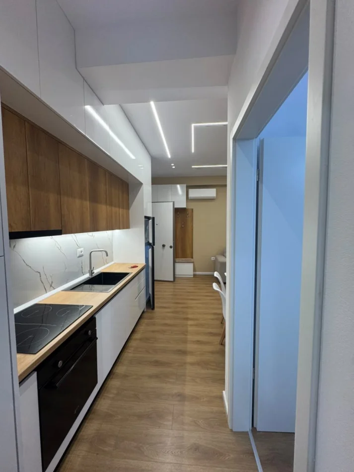 Tirane, jepet me qera apartament 1+1 Kati 3, 75 m² 500 € (Kompleksi Kadiu)