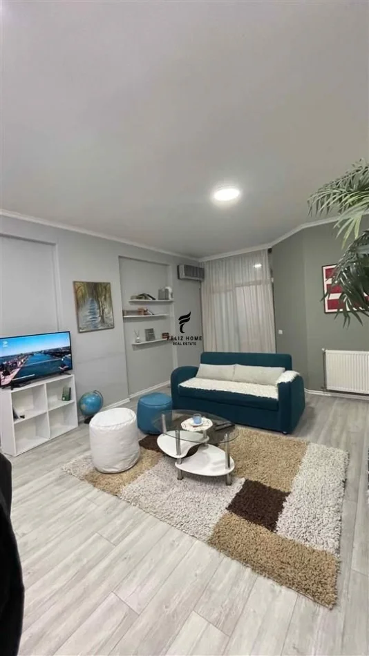Tirane, jepet me qera apartament 1+1 Kati 3, 75 m² 700 € (KOMUNA E PARISIT)
