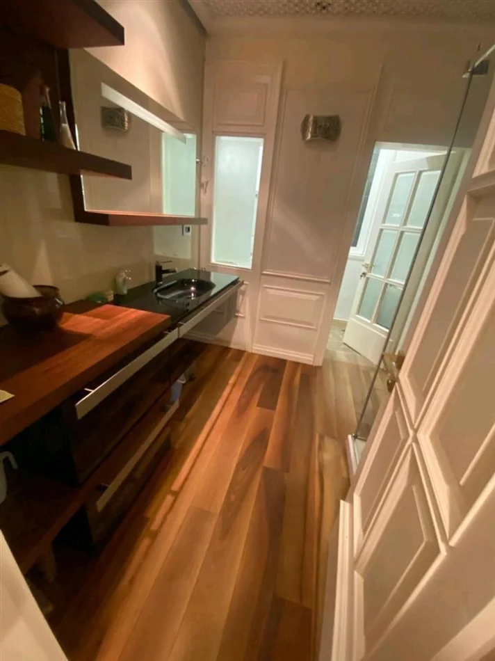 Tirane, jepet me qera apartament 1+1 Kati 3, 75 m² 700 € (SHKOLLA E KUQE)