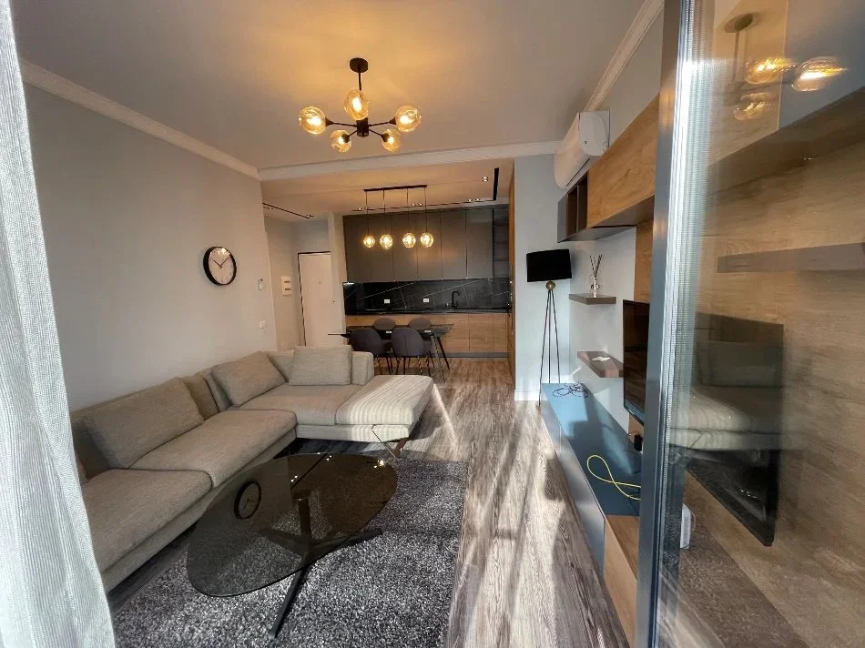 Tirane, jepet me qera apartament 1+1 Kati 3, 76 m² 900 € (RRUGA E KOSOVAREVE)
