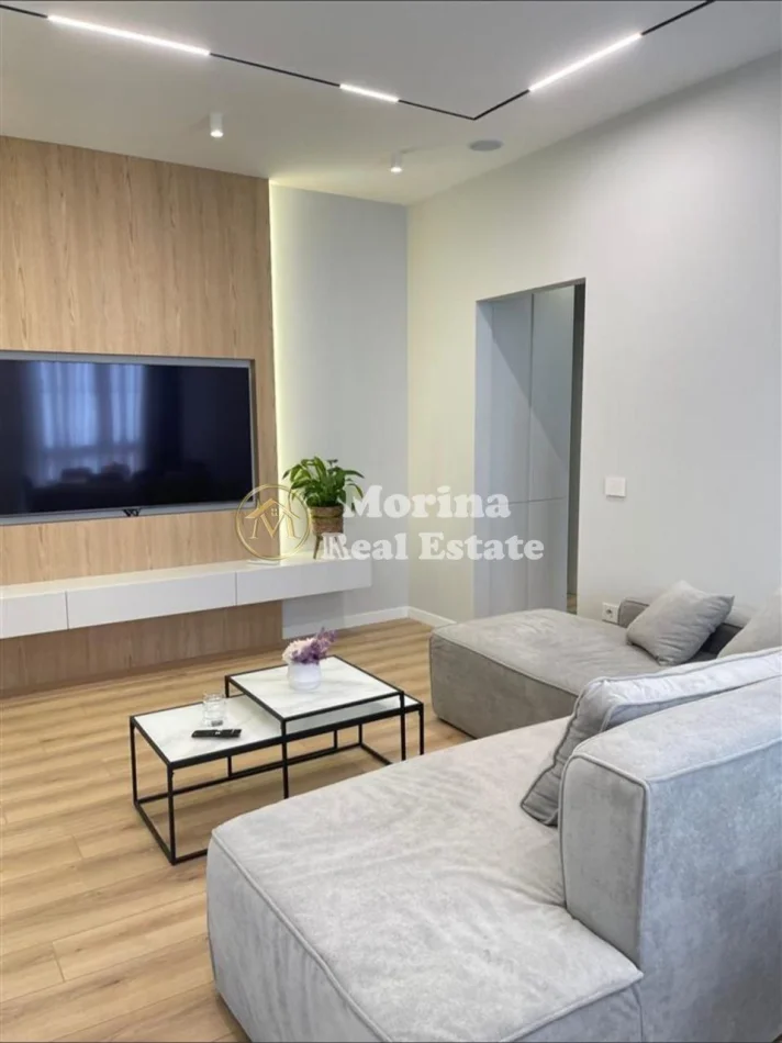 Tirane, jepet me qera apartament 1+1 Kati 3, 77 m² 1.300 € (Liqeni I Thate)
