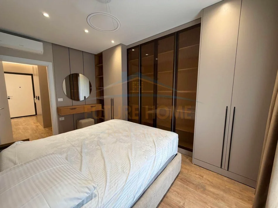 Tirane, jepet me qera apartament 1+1 Kati 3, 78 m² 750 € (Laprake)