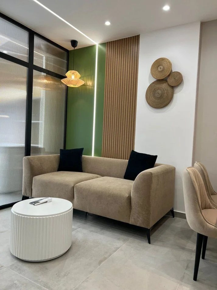 Tirane, jepet me qera apartament 1+1 Kati 3, 85 m² 800 € (LAPRAKE)