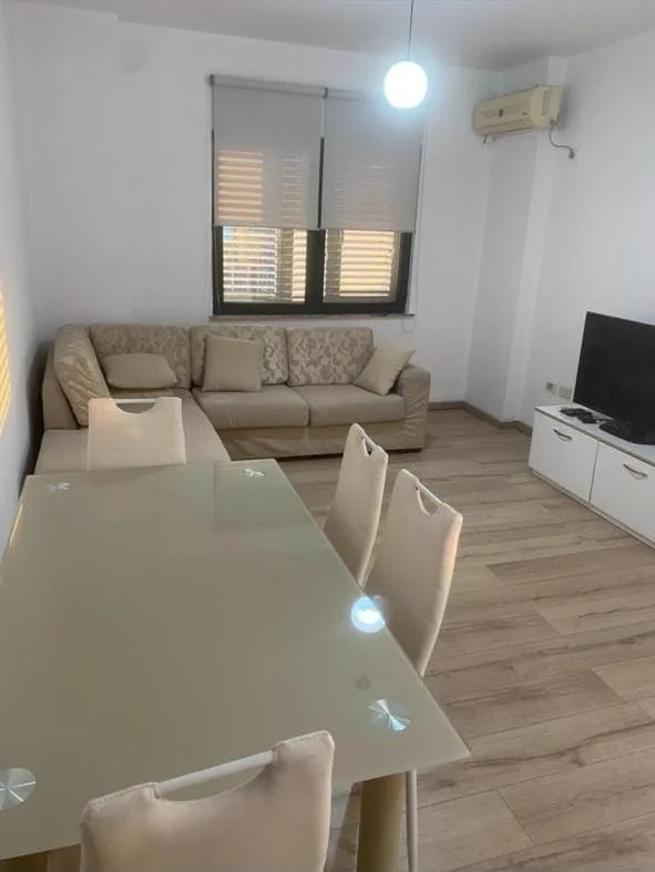 Tirane, jepet me qera apartament 1+1 Kati 4, 1 m² 500 € (Stacioni i Trenit)