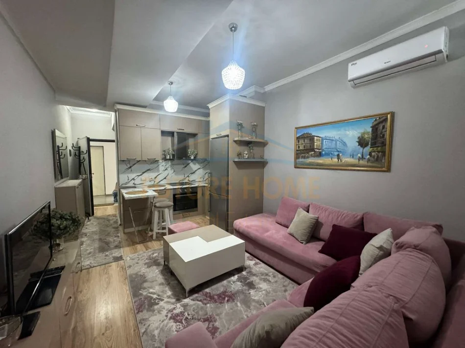 Tirane, jepet me qera apartament 1+1 Kati 4, 400 m² 400 € (Unaza e re)