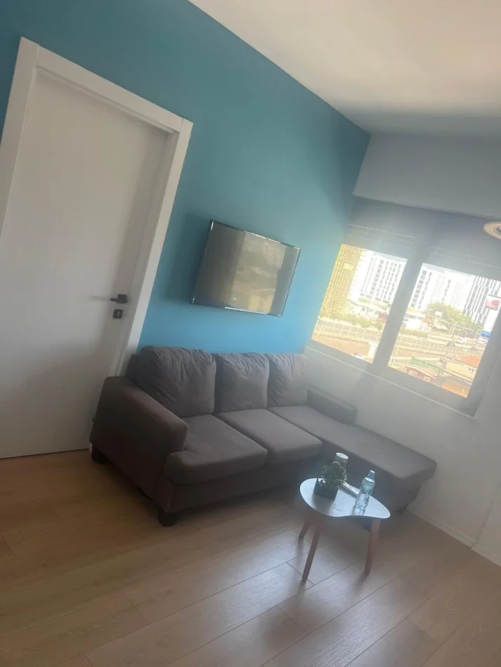 Tirane, jepet me qera apartament 1+1 Kati 4, 40 m² 400 € (Casa Italia)