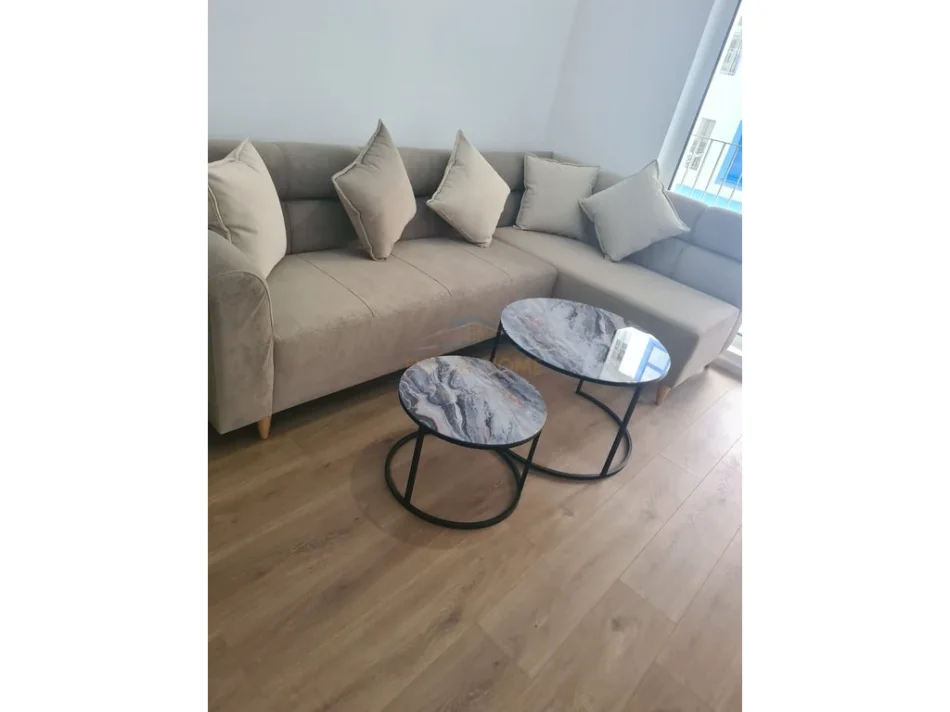 Tirane, jepet me qera apartament 1+1 Kati 4, 45 m² 450 € (Rezidenca Kadiu, Ali Demi)