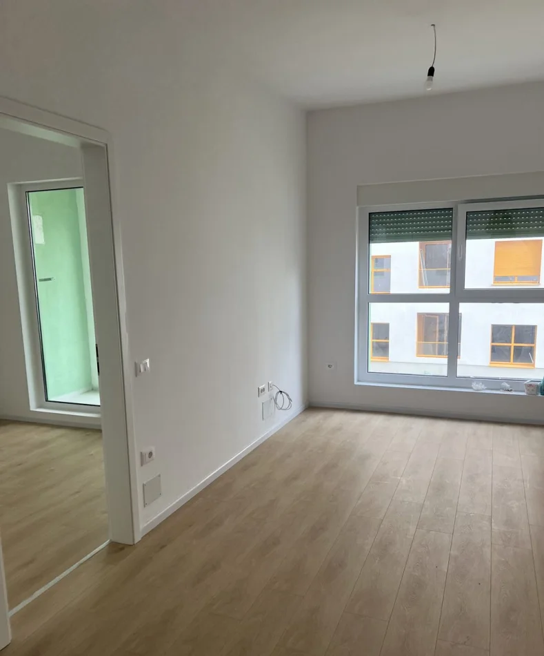 Tirane, jepet me qera apartament 1+1 Kati 4, 47 m² 300 € (Ali Demi)