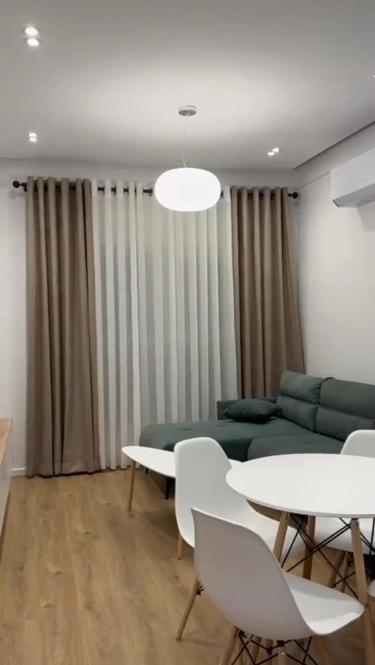 Tirane, jepet me qera apartament 1+1 Kati 4, 50 m² 500 € (Kompleksi Kadiu)