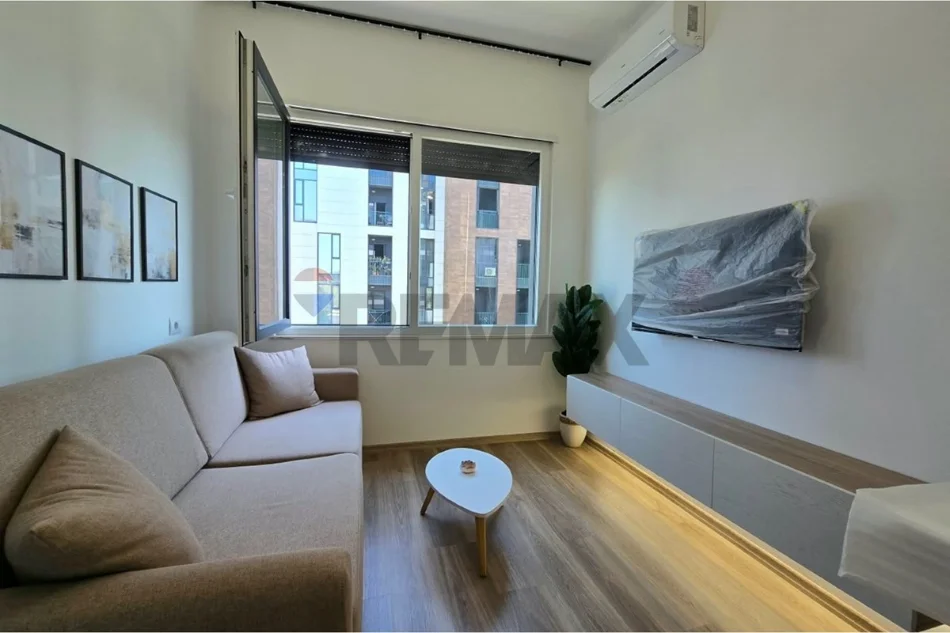 Tirane, jepet me qera apartament 1+1 Kati 4, 50 m² (Fabrika e Miellit)