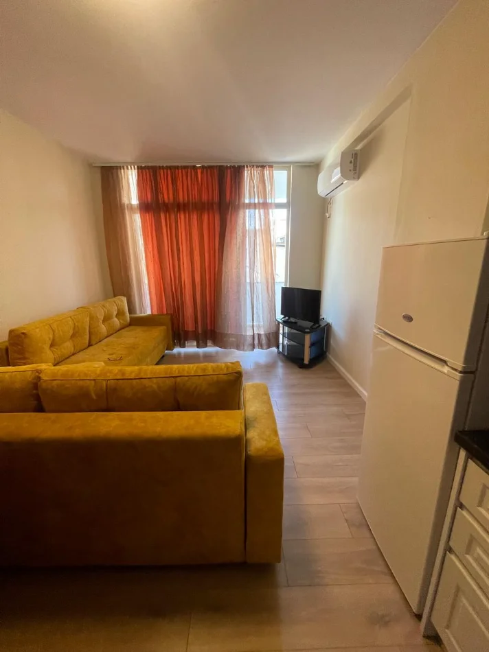 Tirane, jepet me qera apartament 1+1 Kati 4, 55.000 LEKE (Pazari i Ri, prane Optika Romes)
