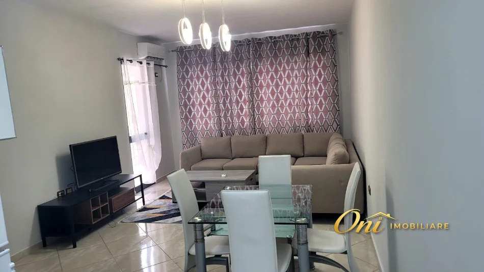 Tirane, jepet me qera apartament 1+1 Kati 4, 55 m² 450 € (BULEVARDI MIGJENI)
