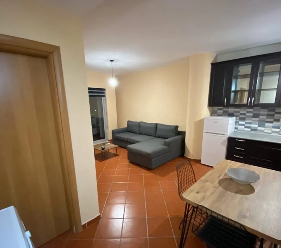 Tirane, jepet me qera apartament 1+1 Kati 4, 56 m² 570 € (IRFAN TOMINI)