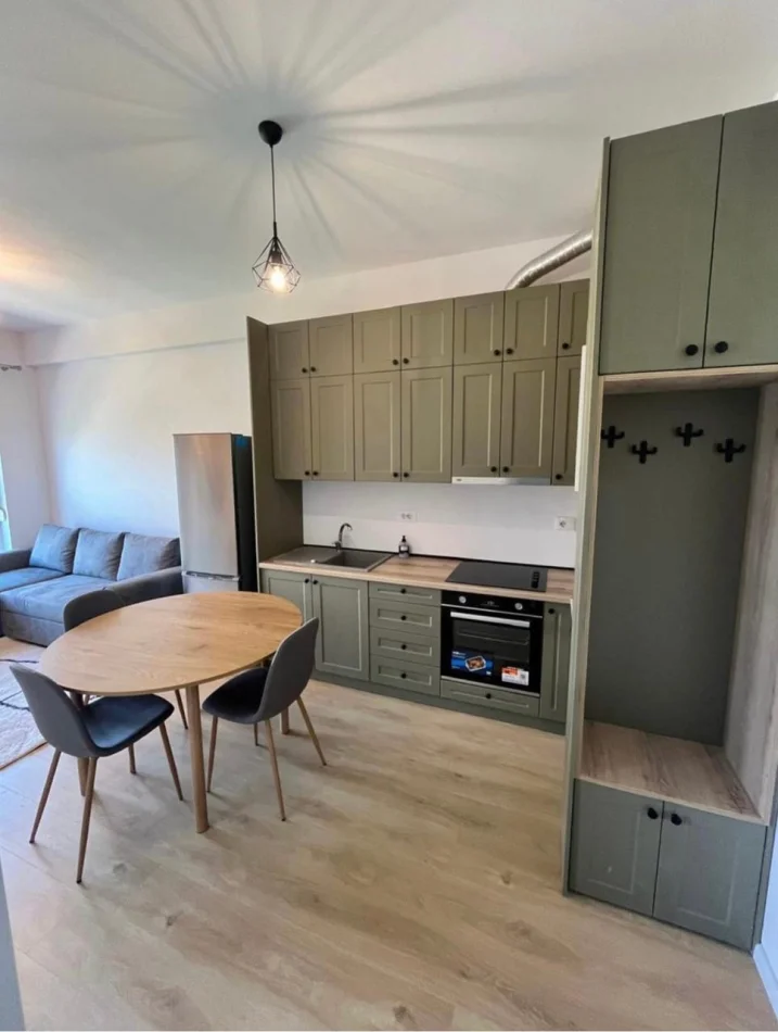 Tirane, jepet me qera apartament 1+1 Kati 4, 60 m² 450 € (Ali Demi)