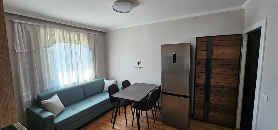 Tirane, jepet me qera apartament 1+1 Kati 4, 60 m² 500 € (TREGU ELEKTRIK)