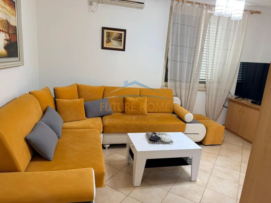 Tirane, jepet me qera apartament 1+1 Kati 4, 61 m² 500 € (Mine Peza)