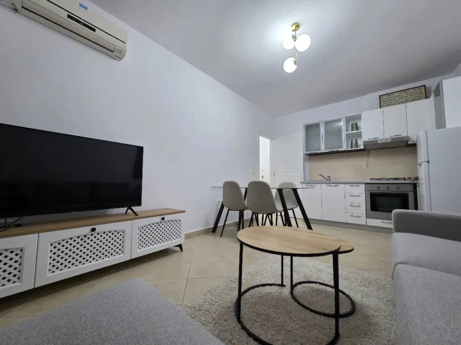 Tirane, jepet me qera apartament 1+1 Kati 4, 62 m² 650 € (Bulevardi Gjergj Fishta)