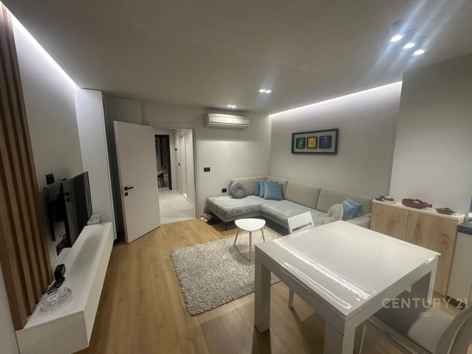 Tirane, jepet me qera apartament 1+1 Kati 4, 62 m² 800 € (komuna e parisit sulejman delvina)