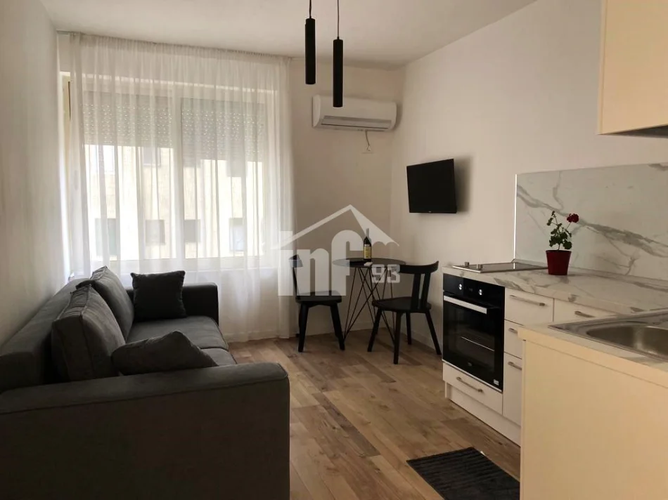 Tirane, jepet me qera apartament 1+1 Kati 4, 63 m² 700 € (TEK “MYSLYM SHYRI”)