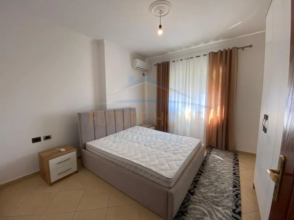 Tirane, jepet me qera apartament 1+1 Kati 4, 64 m² 420 € (Fresk)