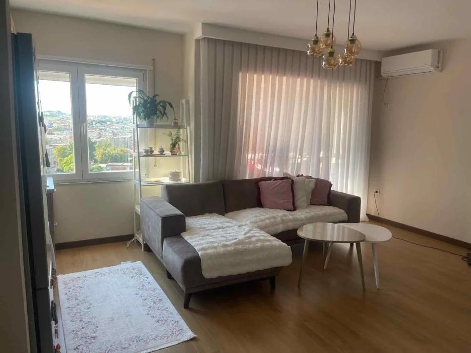 Tirane, jepet me qera apartament 1+1 Kati 4, 65 m² 500 € (Shkolla e Bashkuar)