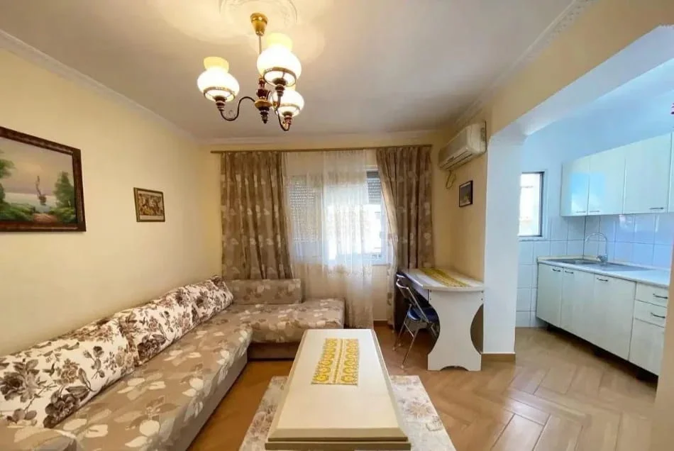 Tirane, jepet me qera apartament 1+1 Kati 4, 65 m² 550 € (Rruga Mine Peza)