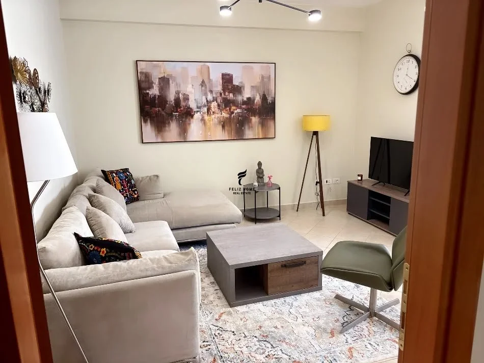 Tirane, jepet me qera apartament 1+1 Kati 4, 65 m² 600 € (KOMUNA E PARISIT)