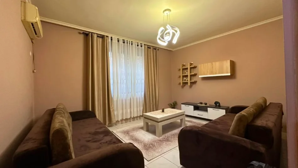 Tirane, jepet me qera apartament 1+1 Kati 4, 65 m² 650 € (RRUGA FERIT XHAJKO)