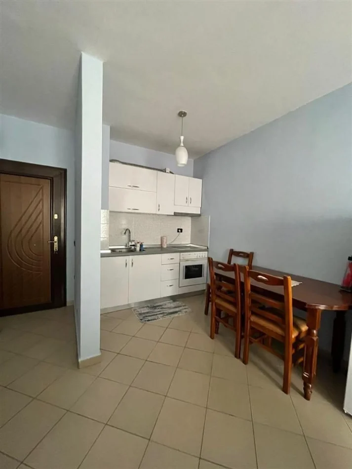 Tirane, jepet me qera apartament 1+1 Kati 4, 67 m² 370 € (Fresku)