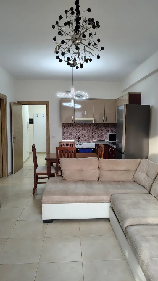 Tirane, jepet me qera apartament 1+1 Kati 4, 67 m² 600 € (PAZARI I RI)