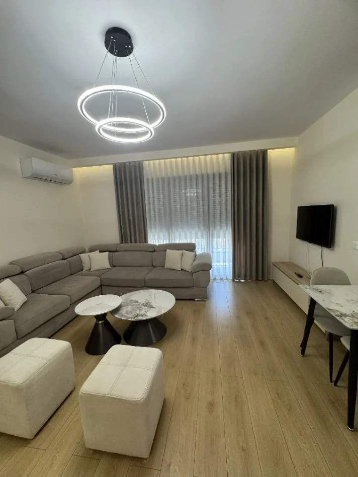 Tirane, jepet me qera apartament 1+1 Kati 4, 68 m² 650 € (Don Bosko)