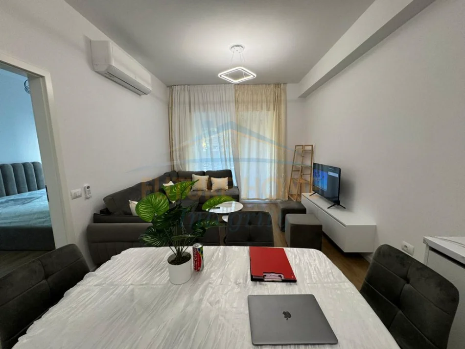 Tirane, jepet me qera apartament 1+1 Kati 4, 69 m² 440 € (Kompleksi Kaimi,)