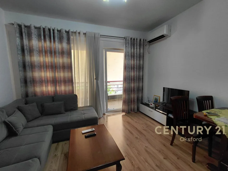 Tirane, jepet me qera apartament 1+1 Kati 4, 69 m² 550 € (Liqeni Thate OKS146429)