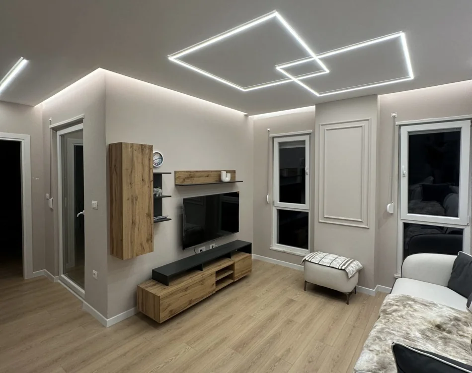 Tirane, jepet me qera apartament 1+1 Kati 4, 70 m² 450 € (Univers City)