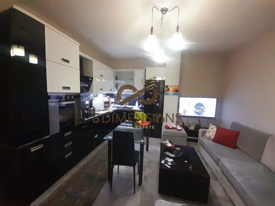 Tirane, jepet me qera apartament 1+1 Kati 4, 70 m² 500 € (5 maji)