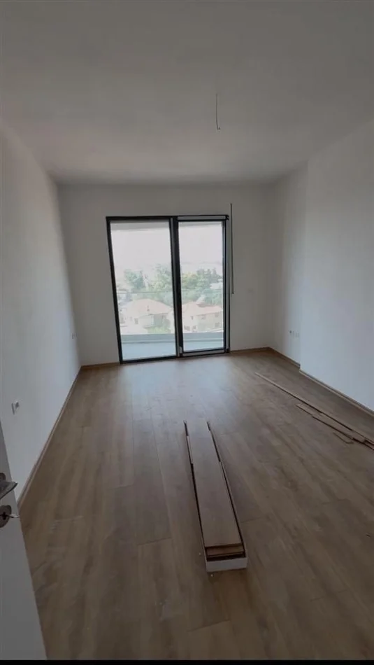 Tirane, jepet me qera apartament 1+1 Kati 4, 70 m² 500 € (Don Bosko)