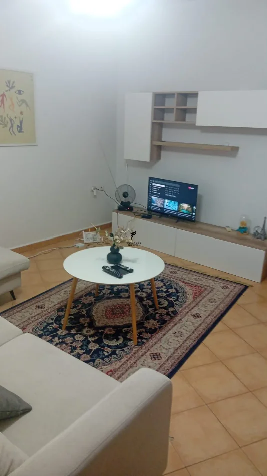 Tirane, jepet me qera apartament 1+1 Kati 4, 70 m² 600 € (RRUGA ELBASANIT)