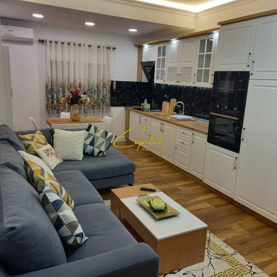 Tirane, jepet me qera apartament 1+1 Kati 4, 70 m² 750 € (SHESHI WILLSON)