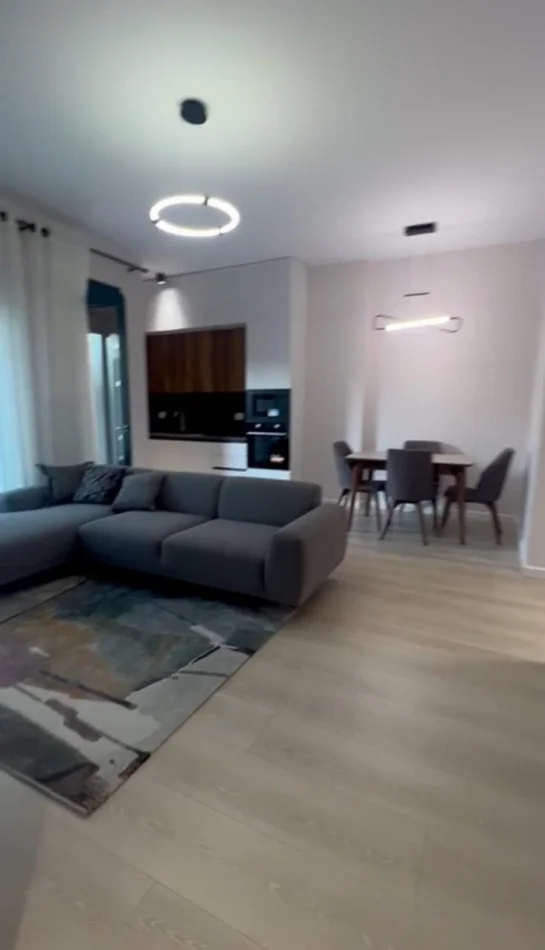 Tirane, jepet me qera apartament 1+1 Kati 4, 70 m² 900 € (Rruga e Kosovareve)