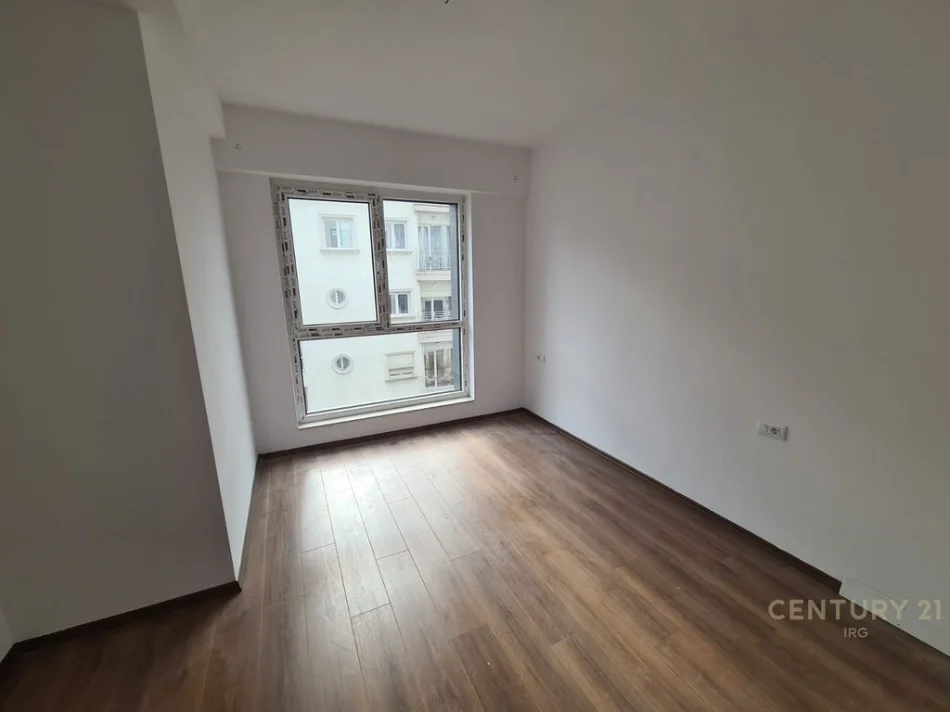 Tirane, jepet me qera apartament 1+1 Kati 4, 72 m² 500 € (21 DHJETORI)