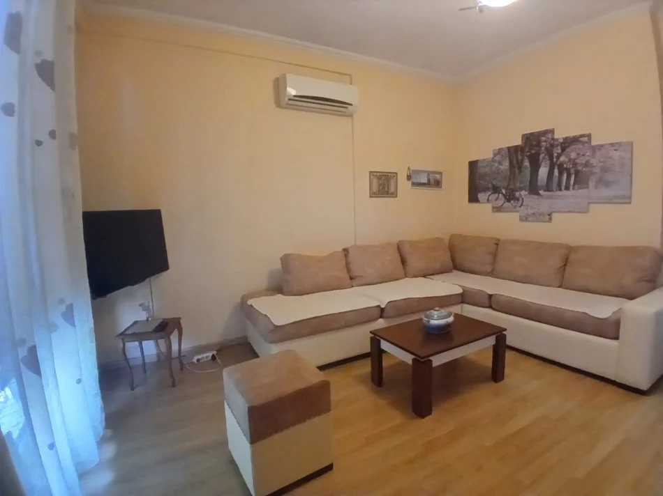 Tirane, jepet me qera apartament 1+1 Kati 4, 72 m² 530 € (Fondi Besa ,Rruga Dritan Hoxha)