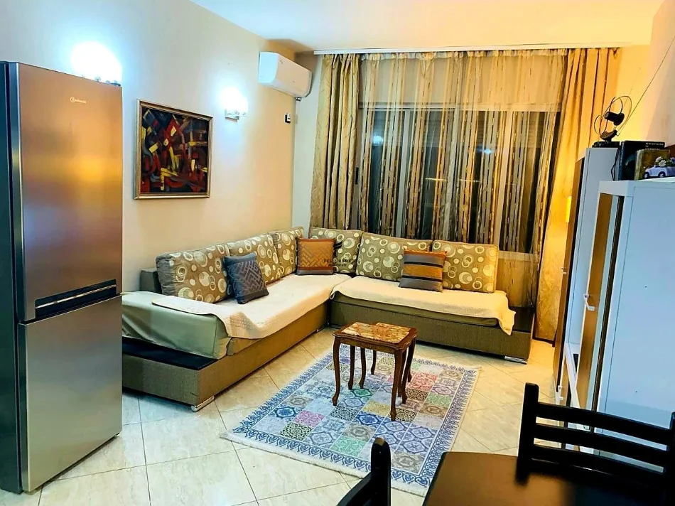 Tirane, jepet me qera apartament 1+1 Kati 4, 73 m² 600 € (RRUGA E KAVAJES)