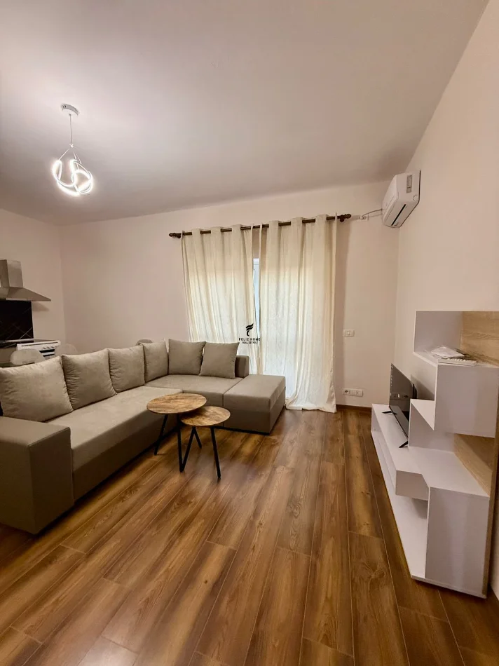 Tirane, jepet me qera apartament 1+1 Kati 4, 73 m² 650 € (RRUGA E KAVAJES)