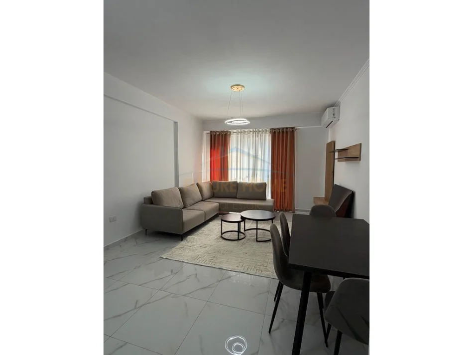 Tirane, jepet me qera apartament 1+1 Kati 4, 75 m² 530 € (Unaza e Re)