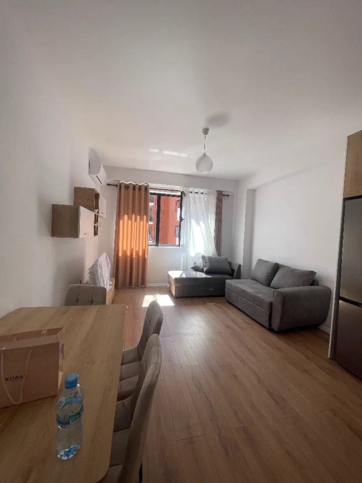 Tirane, jepet me qera apartament 1+1 Kati 4, 75 m² (Sokrat Miho)