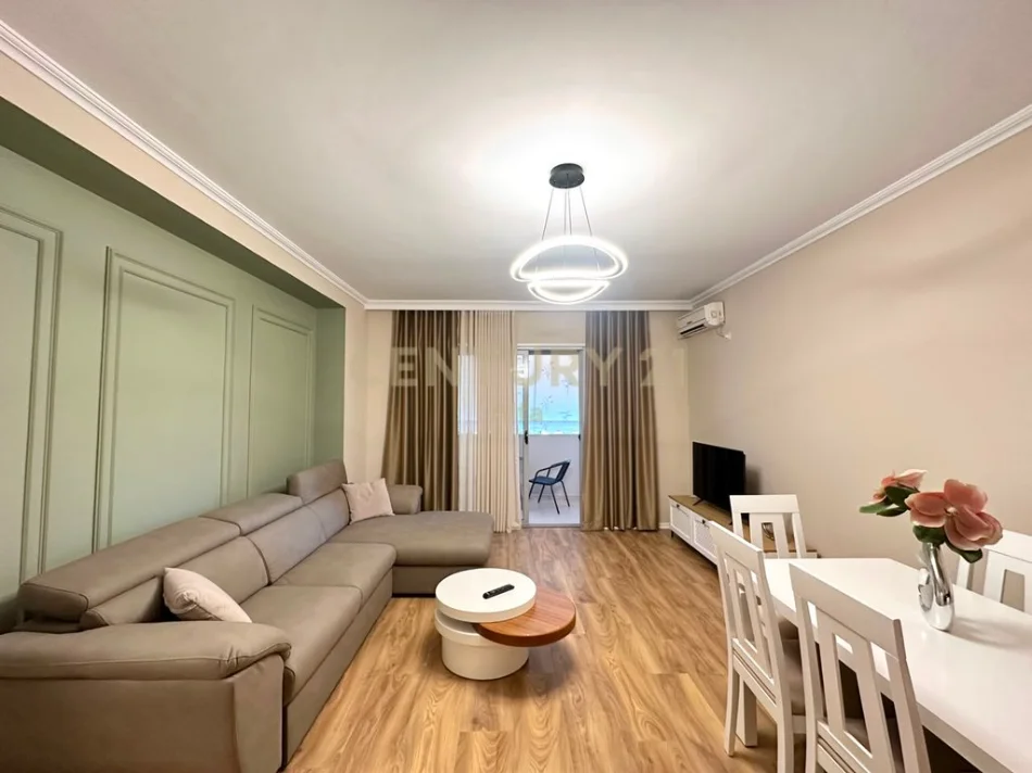 Tirane, jepet me qera apartament 1+1 Kati 4, 80 m² 700 € (Prane Prokurorise)