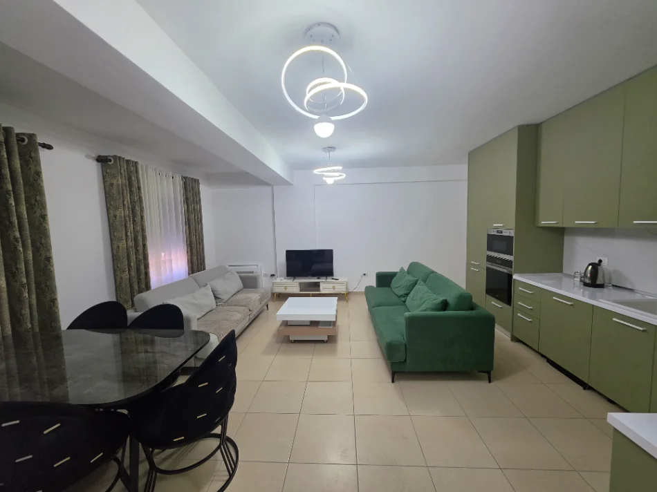Tirane, jepet me qera apartament 1+1 Kati 4, 82 m²